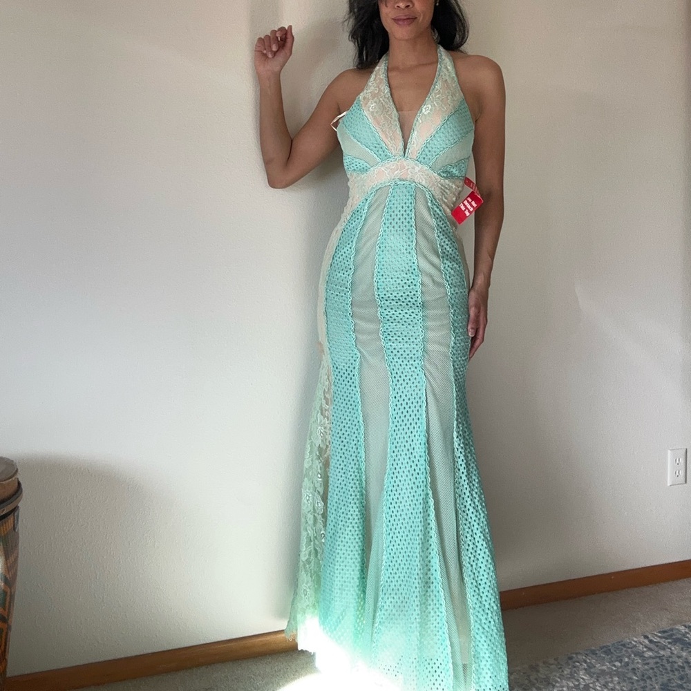 Elegant Mint Halter Dress - Picture 5 of 7